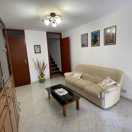 Di Angelo بيت للعطل Isnello